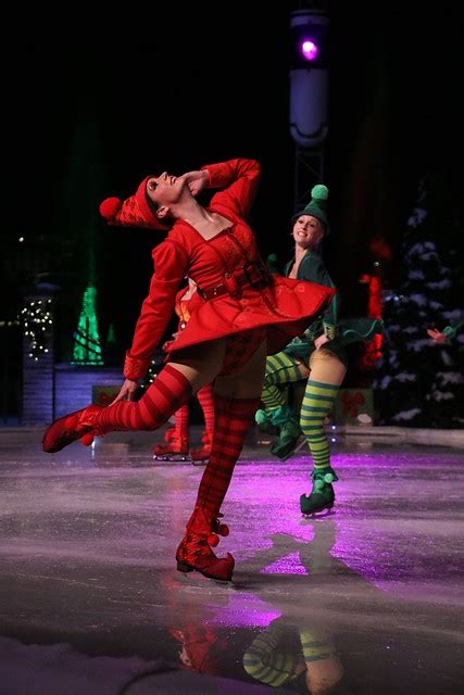 Holiday season shines brightest at SeaWorld Orlando's Christmas Celebration - Inside the Magic