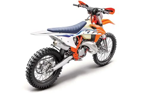 2022 KTM 125 XC Guide • Total Motorcycle