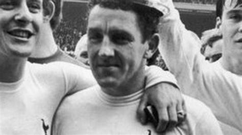 Dave Mackay: Scotland and Tottenham legend dies aged 80 - BBC Sport