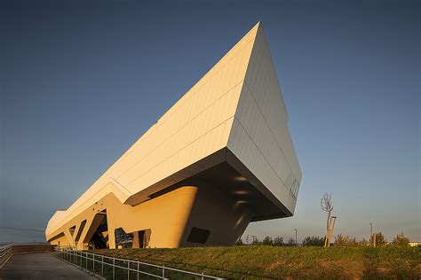 Afragola TAV di Zaha Hadid - Vittorio Sciosia