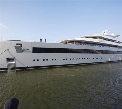 See The Entire List of Luxury Yachts 100m (328 ft) In Length | CharterWorld