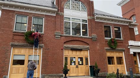 City Hall decorated for the holidays - The Rochester Post