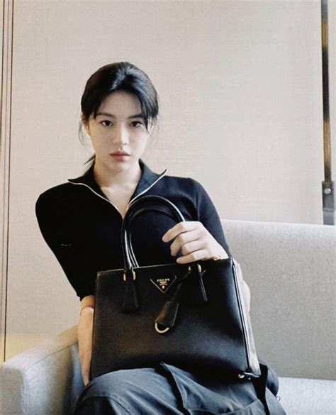 K-Drama Actress Go Yoon Jung Has a Jaw-Dropping Collection of Designer Bags | Preview.ph