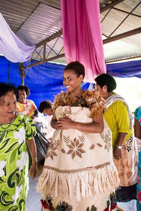 Traditional Fijian wedding | Chloe Jackman Photography | Traditional ...