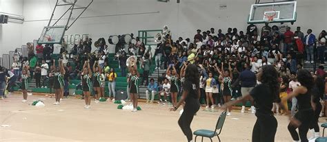 Vicksburg High School throws pep rally to kick start the academic year - Vicksburg Daily News