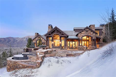 A Warm and Sophisticated Ski Home on the Slopes of Aspen Highlands - Mansion Global