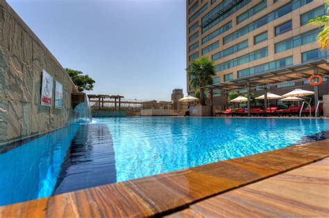 Experiencing Arabian Hospitality with Rotana in Dubai - Finding the Universe