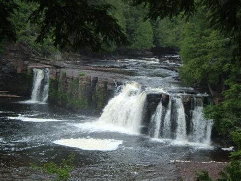 Presque Isle River Waterfalls Loop Trail - Lake Superior Circle Tour