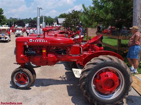 TractorData.com Farmall B tractor photos information