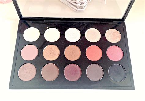 A Day in Beauty: My MAC Eye Shadow Palette & Swatches