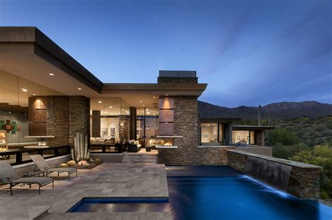 Modern Home with Mountain Views in Scottsdale, Arizona