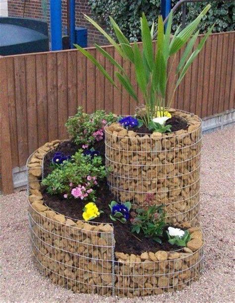 25 DIY Low Budget Garden Ideas | DIY and Crafts