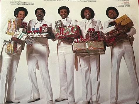 Music Downloader & Converter - Temptations - Give Love On Christmas (1980)