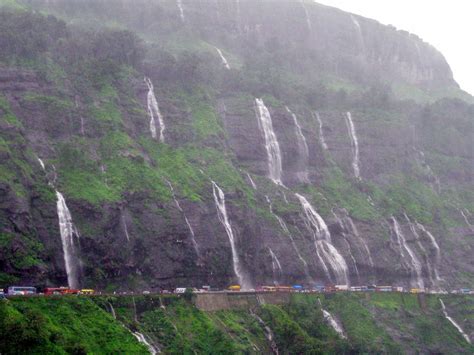 Malshej Ghat- A drive under the waterfalls - The Traveling CA