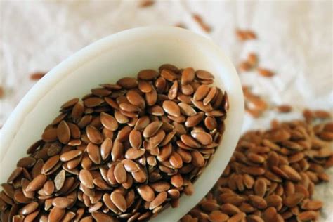 Flax Seeds: How To Use Them For Skin Beauty