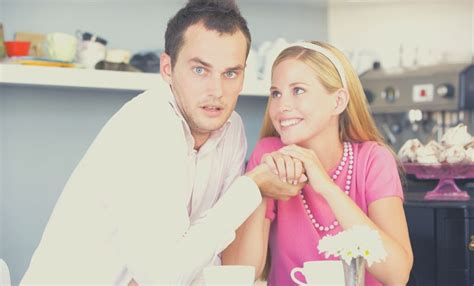 15 Warning Signs That Your Partner Has Commitment Issues - Happier Human