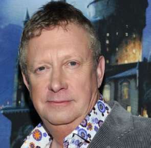 Mark Williams (Actor) Birthday, Real Name, Age, Weight, Height, Family ...