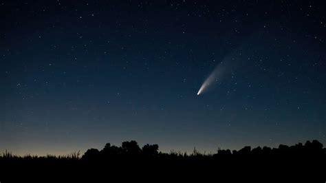 'Devil Comet' to Light Up the Skies as It Passes Earth ...