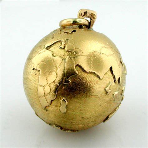 18K Gold Large Heavy GLOBE 3D Vintage Charm Pendant