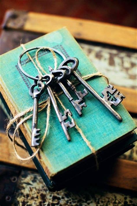 12 Easy Old Keys Craft Ideas