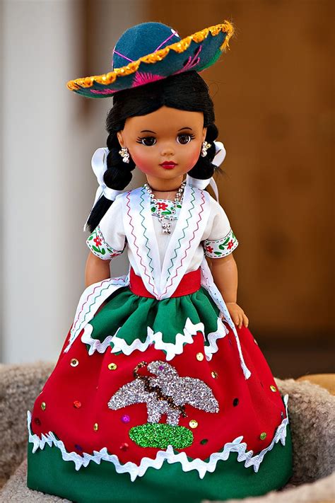 Muñeca Vestida De China Poblana Porcelain Doll Makeup, Porcelain Dolls Value, Mexican Night ...