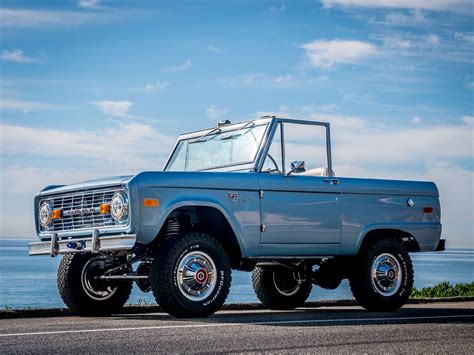 1974 Ford Bronco fuel injected 4 Speed automatic w Uncut fenders | Custom Classic Ford Bronco ...