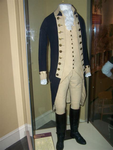 George Washington’s Uniform That He Wore During the Revolutionary War | History fashion ...