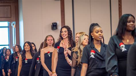 Pinning Ceremony Celebrates Nursing Grads – Press Room - Montclair State University