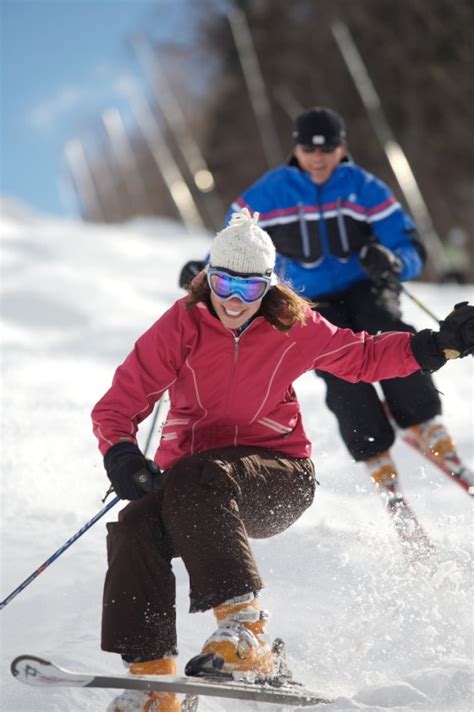 Guide to New Hampshire Ski Resorts - New England Today