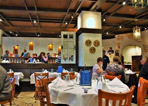 GREEK ISLANDS RESTAURANT, Chicago - West Side - Updated 2024 Restaurant Reviews, Photos & Phone ...