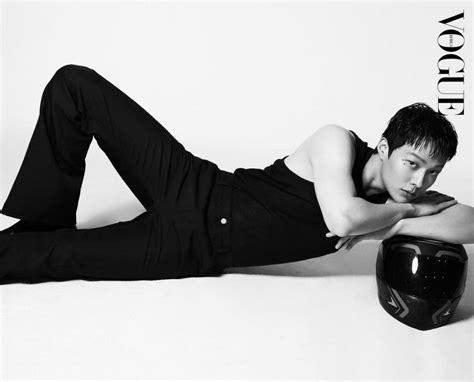 Jang Ki Yong releases first pictorial after being discharged from the military with 'Vogue ...