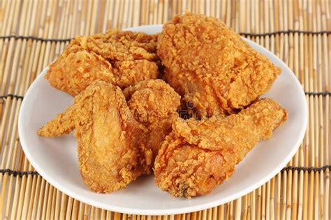 Close Up Fresh Fried Chicken Stock Image - Image of crispy, chicken ...