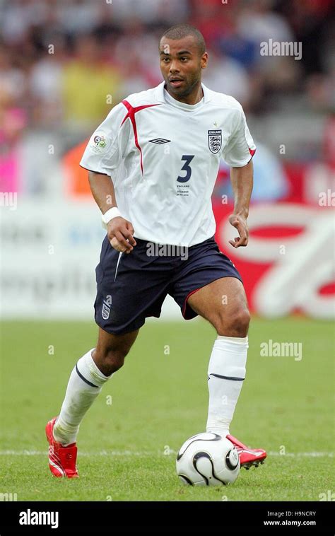 ASHLEY COLE ENGLAND & ARSENAL FC WORLD CUP STUTTGART GERMANY 25 June 2006 Stock Photo - Alamy