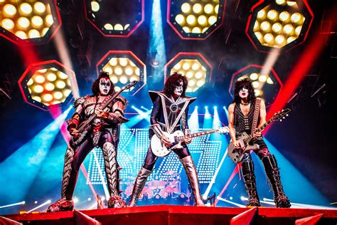 LIVE REVIEW + PHOTOS : KISS Bid Farewell to Biloxi, MS