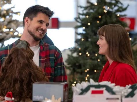 Christmas Movies to Stream - Canadian Military Family Magazine