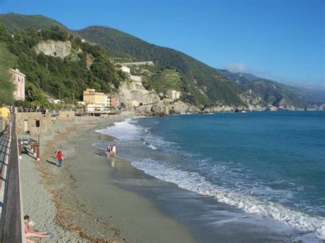 lo Scoglio - Picture of Spiaggia di Fegina, Monterosso al Mare - TripAdvisor