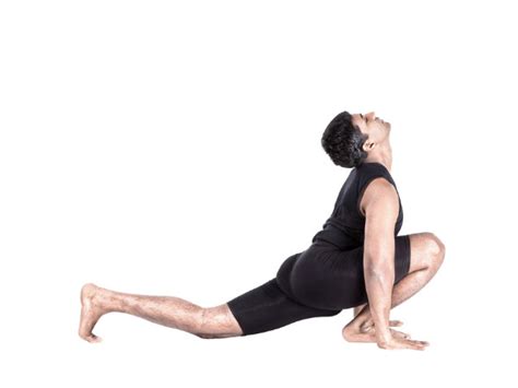 4 Best Yoga Poses For Men - Boldsky.com