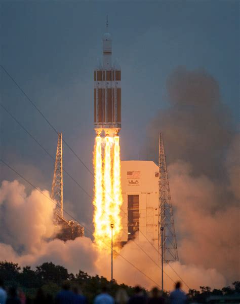 mars-destined NASA orion spacecraft launches for first test flight