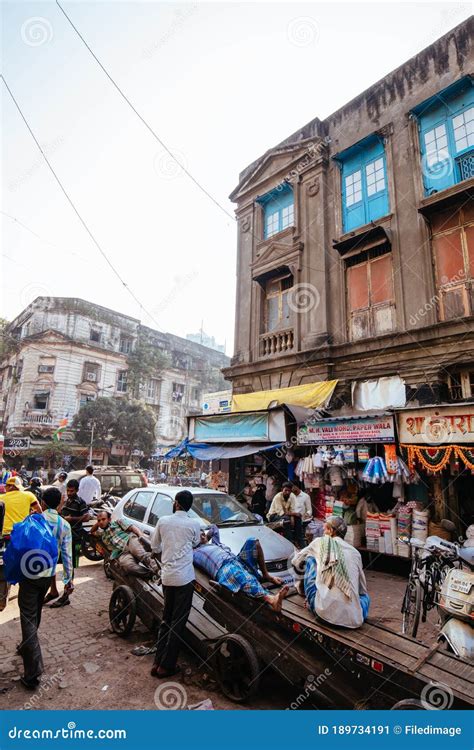 Chor Bazaar in Mumbai India Editorial Photo - Image of shop, busy ...