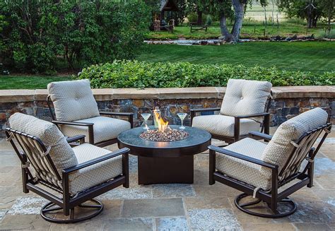 Perfect Outdoor Hangout: Inviting Fire Pit Seating Ideas for a Lovely Evening!