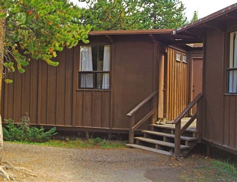 Yellowstone Canyon Lodge Pioneer Cabins | Yellowstone national park ...