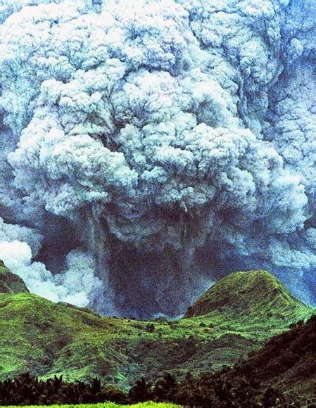 Eruption of Mount Pinatubo, Philippines, June 1991. Photo via http://placeandmemory.org/index ...