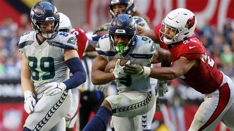 Geno Smith, Kenneth Walker III lead Seahawks to gutsy road win over ...