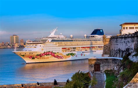 NORWEGIAN CRUISE LINE MAKES INAUGURAL CALL TO HAVANA, CUBA