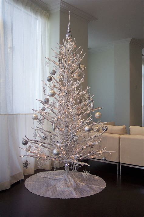 White Christmas Tree Pictures & Photos
