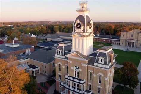 Hillsdale College - Developing Minds. Improving Hearts.