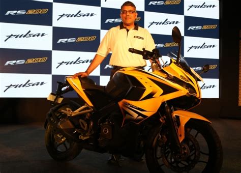 Bajaj Pulsar RS 200 – Need to know / Comparison - Bike India