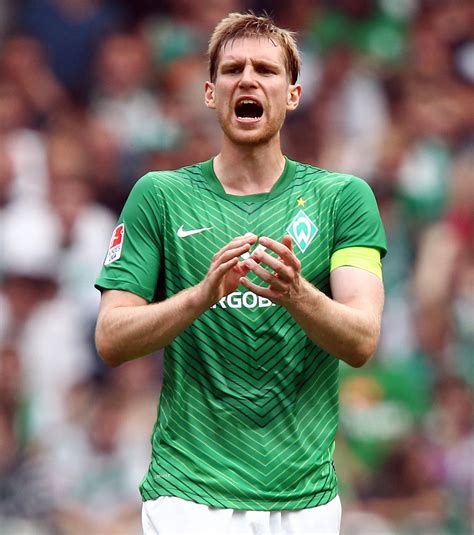 Per Mertesacker Weint - Pattensen: Kehrt Per Mertesacker doch nicht auf ...