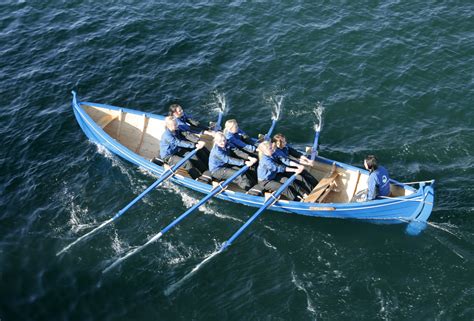 File:'Tambar' a Faroese rowing boat, 20 ft.JPG - Wikimedia Commons