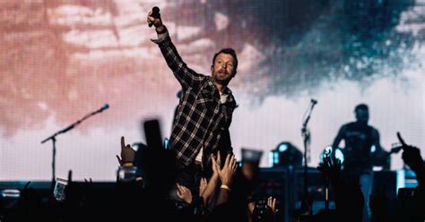 Here Are All of Dierks Bentley's Number One Songs in His Catalog